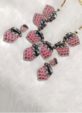 Beautiful Stone Studded Rani Necklace Set