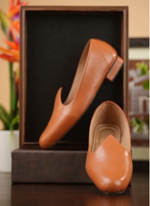 Brown Jutti With Leather Fabric