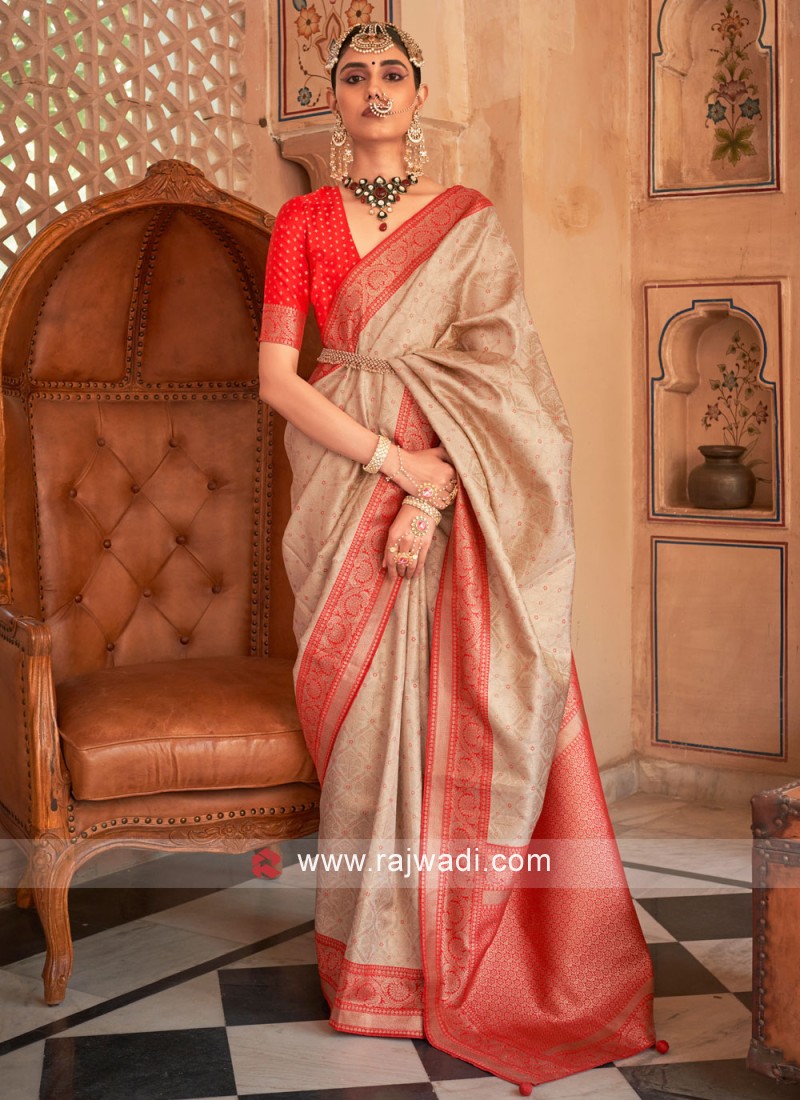 Buy Mitera Beige & Gold-Toned Woven Design Zari Silk Blend Banarasi Saree  Online at Best Price | Distacart