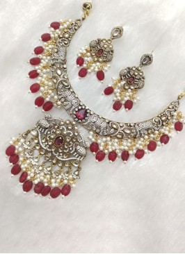 Diamond Studded Necklace Set With Pearl Drop