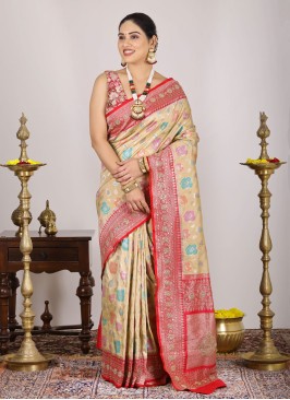 Elegant Banarasi Silk Saree With Floral weaving All Over