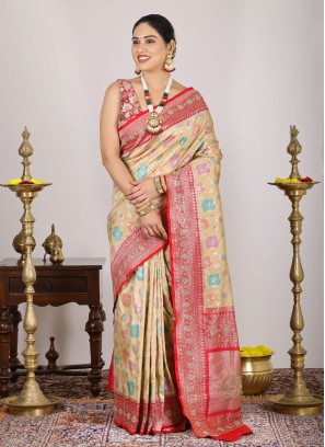 Elegant Banarasi Silk Saree With Floral weaving All Over