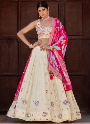 Semi-Stitched Party Wear Ghagra Choli at Rs 2594 in Surat | ID: 14383654812