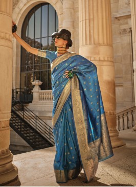 Exquisite Peacock Blue Handloom Silk Trendy Saree