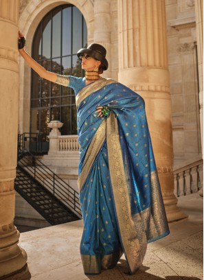 Exquisite Peacock Blue Handloom Silk Trendy Saree