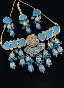 Gold Finish Kundan Studded Choker Necklace Set