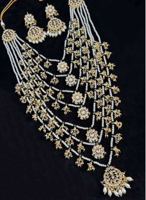 Gold Finish Kundan Studded Layered Necklace Set