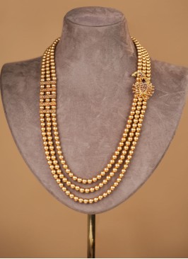 Golden Pearl Three Layered Mala With Fancy Broach