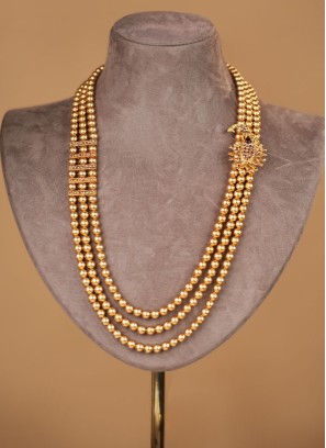Golden Pearl Three Layered Mala With Fancy Broach