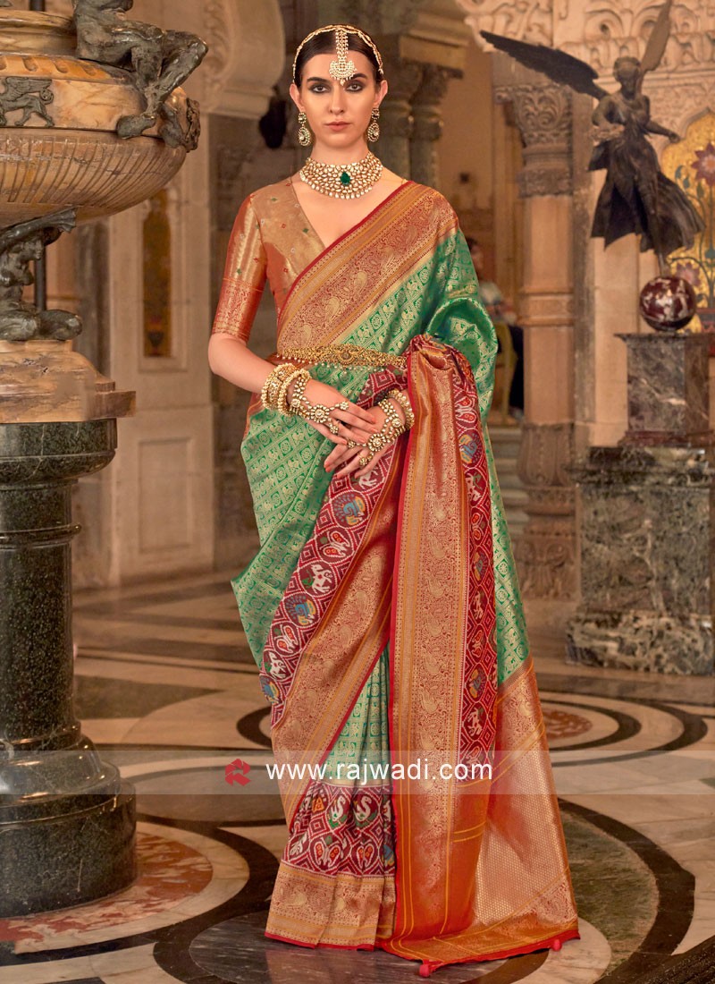 Banarasi Saree in Red and Green : SNEA2299