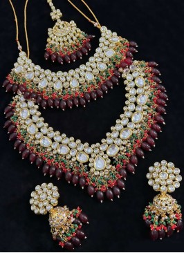 Kundan Bridal Maroon Necklace Set With Maangtikka