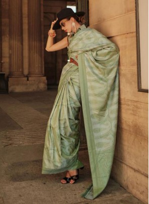Light Geen Color Festive Handloom Silk Saree