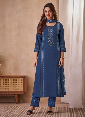 Shagufta Blue Cotton Fabric Salwar Kameez