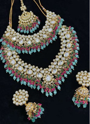 Sky Blue Gold Plated Kundan Bridal Necklace Set With Maangtikka