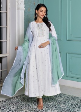 White Color Anarkali Suit Set In Silk Fabric