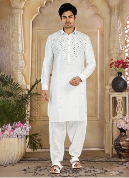 White Pathani Kurta Set In Slub Cotton With Mirror Work