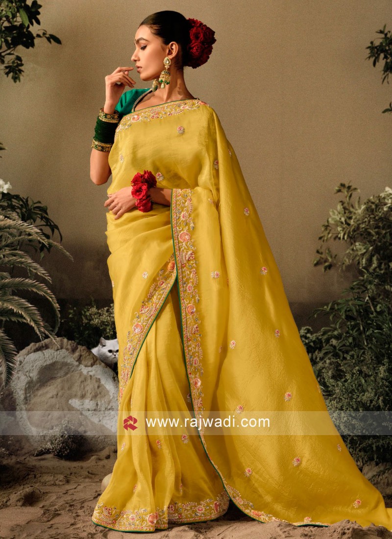 Sarees | Stiched Blouse With Simple Floral Print Saree | Freeup