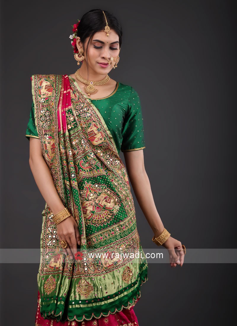 Photo of South Indian bridal look in red saree with dupatta