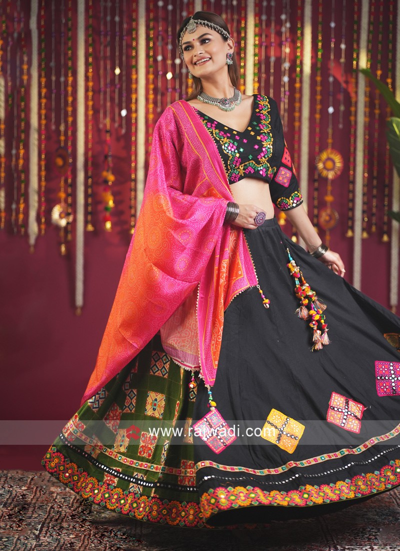 Raw Silk Black Lehenga Choli Pakistani Wedding Dresses | Party wear indian  dresses, Indian dresses traditional, Designer party wear dresses