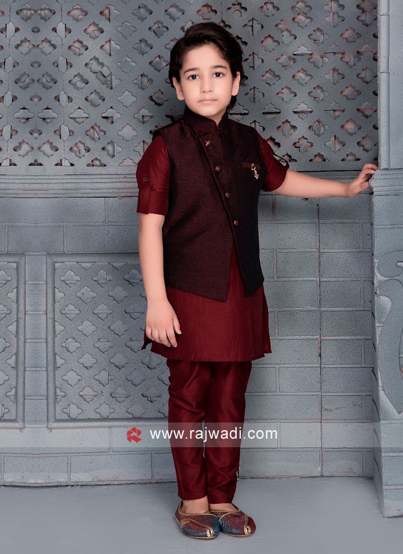 Boys deals maroon jacket