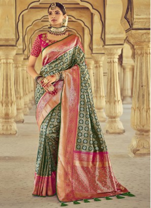 Distinctive Handwork Designer Traditional Saree