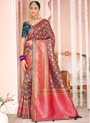 Distinctive Viscose Weaving Classic Saree