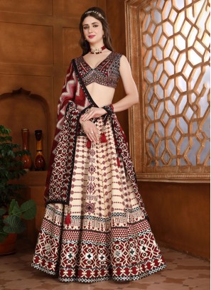 Navratri Chaniya Choli With Traditional Gamthi and Mirror Work Readymade  Lehenga Choli at Rs 2450 | Chaniya Choli in Surat | ID: 2851795688248