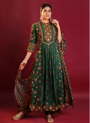 Green Palazzo Suit With Resham Work