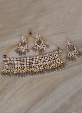 Grey Mirror Chokar Necklace Set