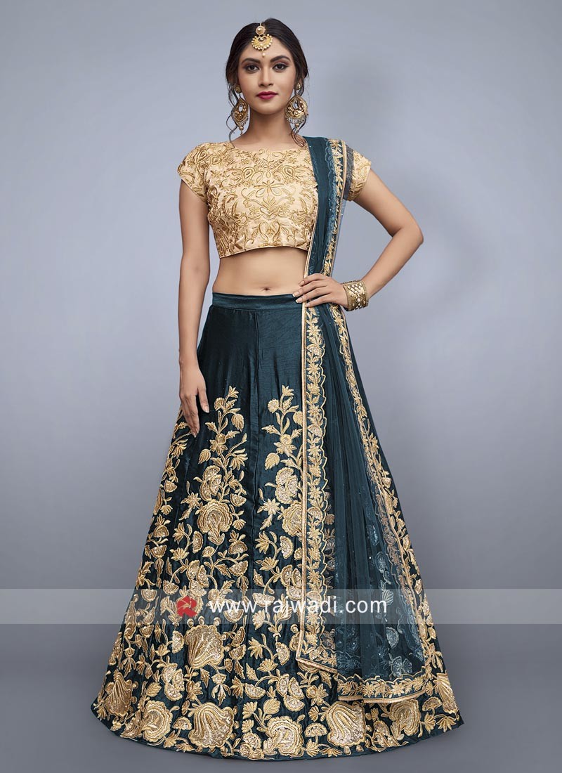 21+ Latest Lehenga Dupatta Style- Trendy And Stylish | Designer lehenga  choli, Indian bridal outfits, Raw silk lehenga
