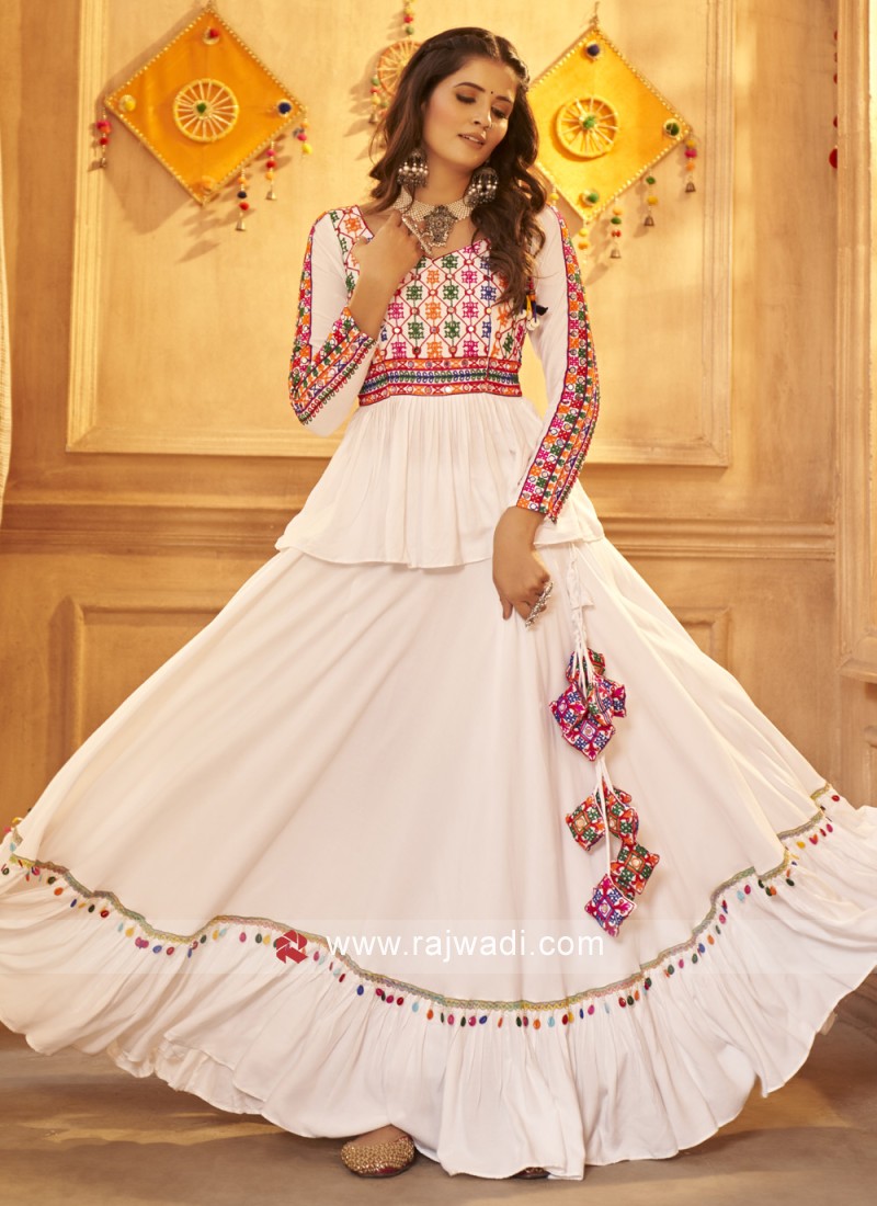 Buy online Off-white Flared Lehenga Choli With A Belt from ethnic wear for  Women by Scakhi for ₹12739 at 46% off | 2024 Limeroad.com