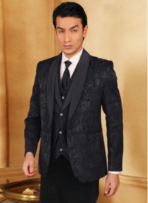 Party Wear Mens Suit In Black Color