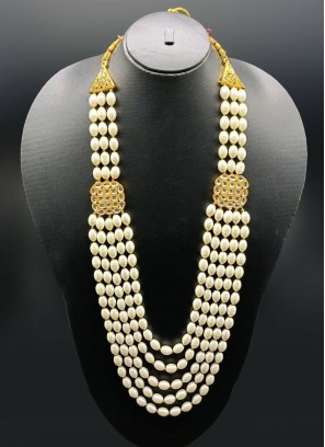 Pearl Mala In Off White Color