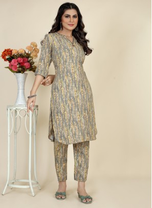 Layered hot sale kurtis online