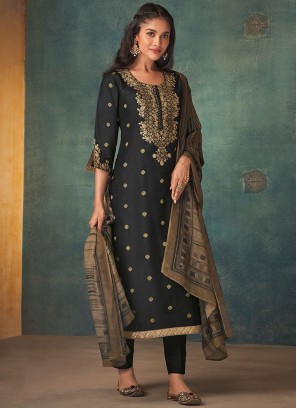 Shagufta Black Salwar Kameez In Silk Fabric