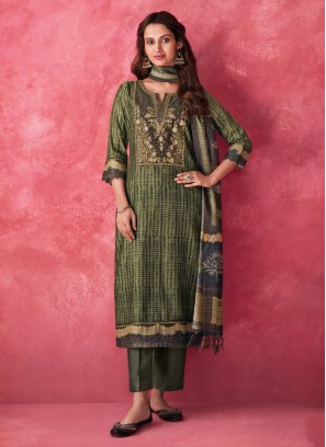 Shagufta Mehendi Green Chanderi Silk Salwar Kameez