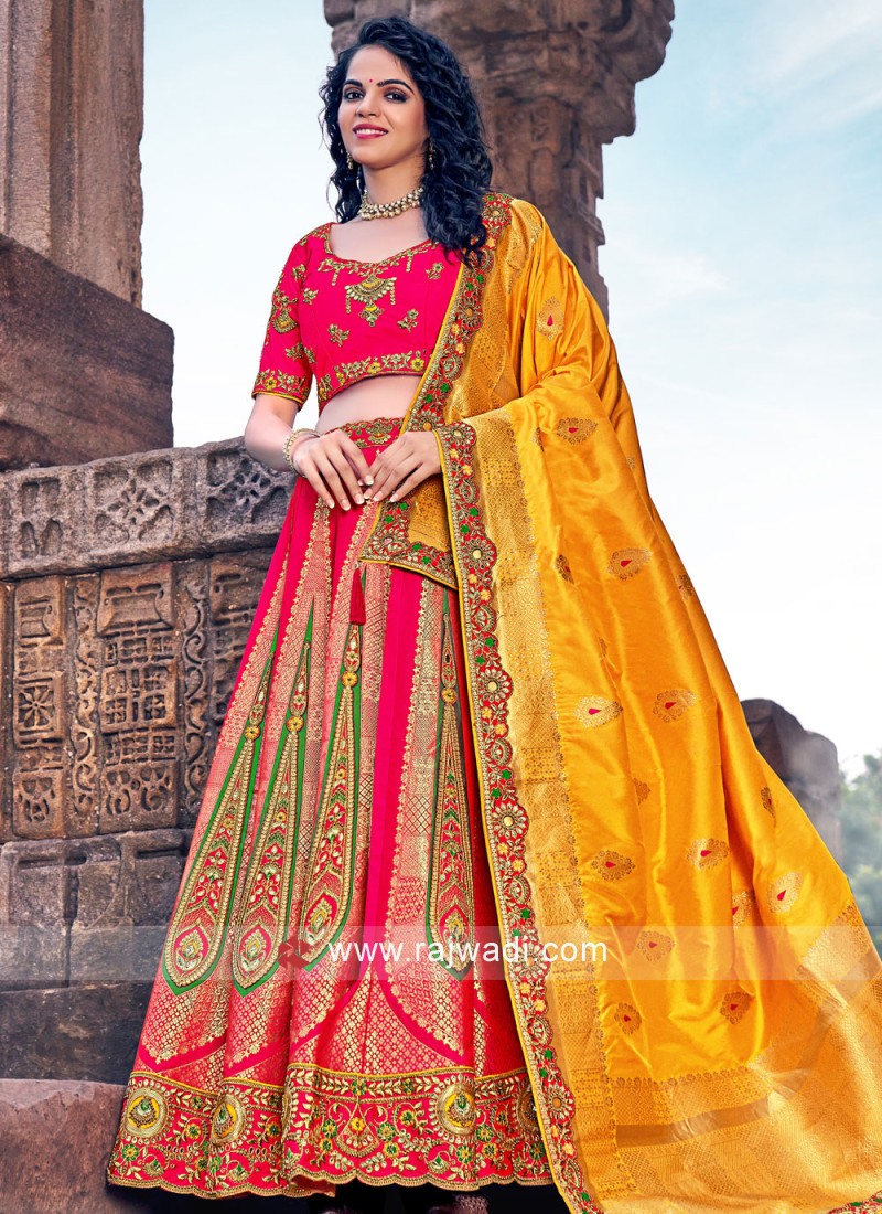 Pink banarasi clearance lehenga choli