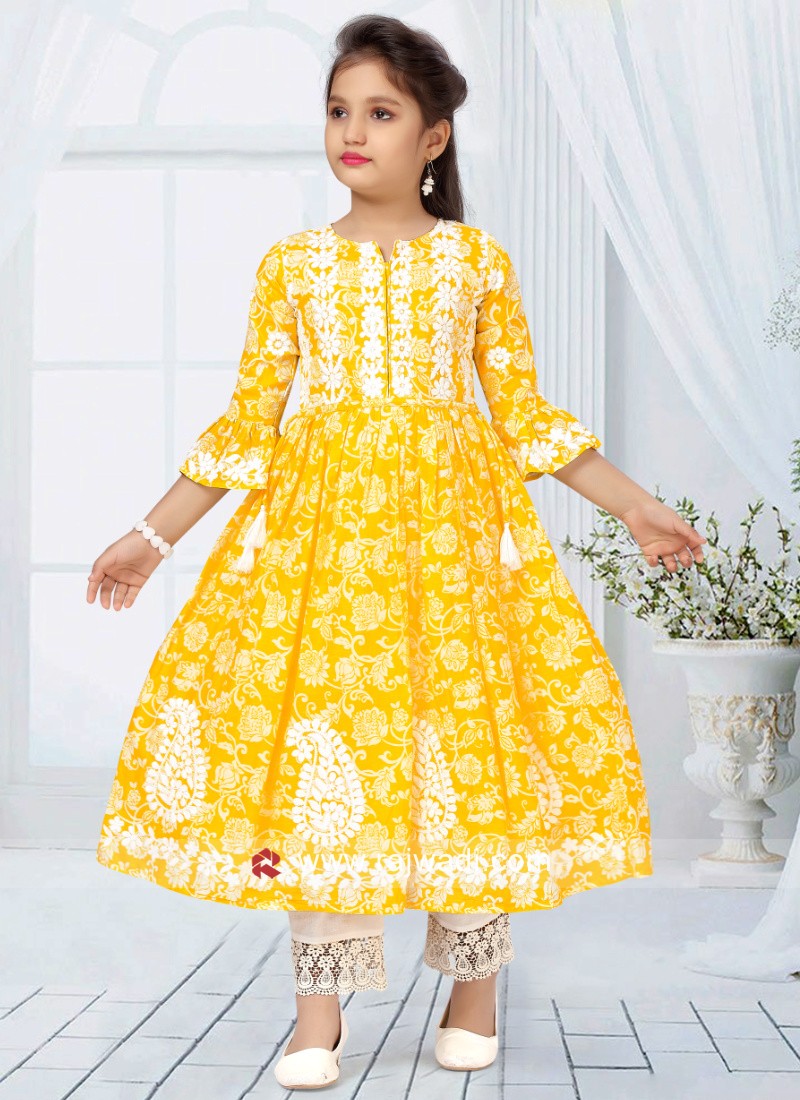 Girl white outlet salwar kameez