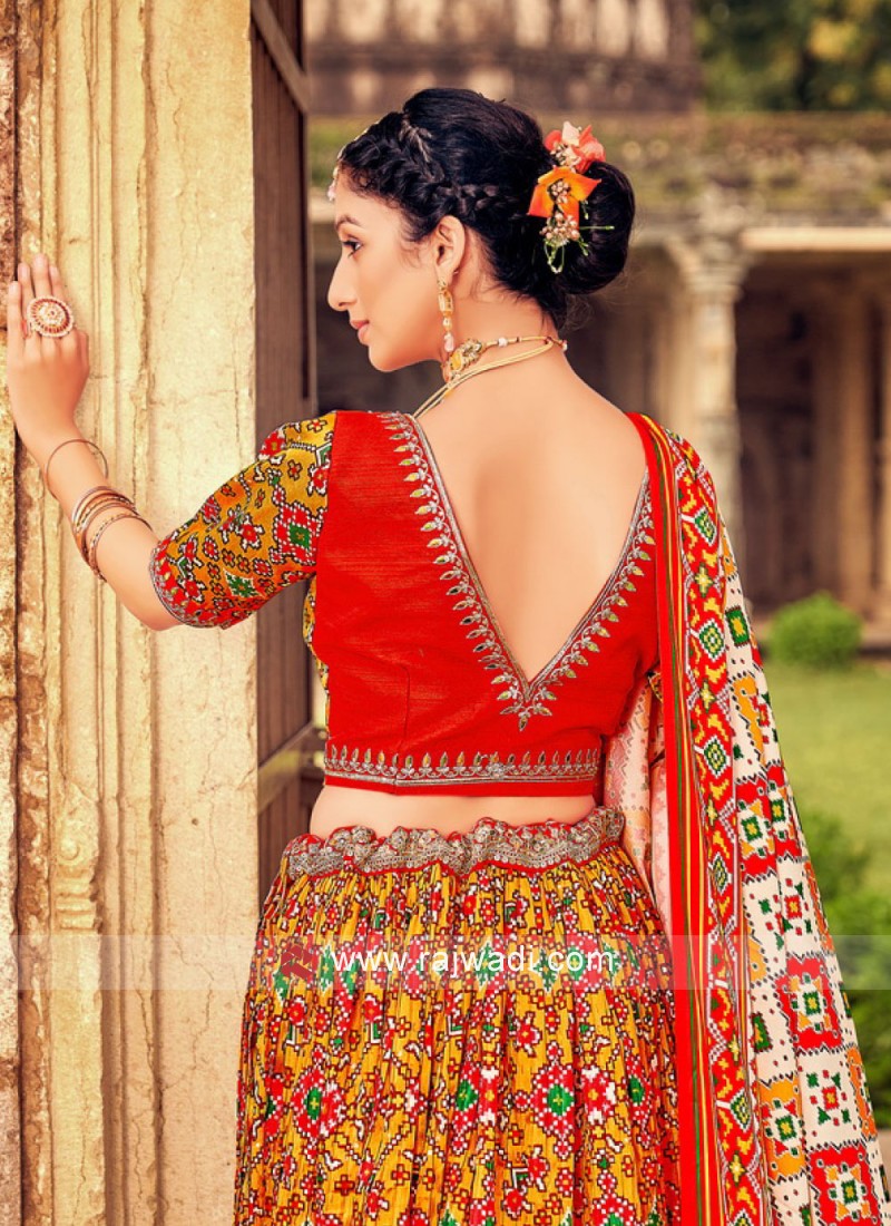 Buy Bollywood Vogue Red & Yellow Made To Measure Lehenga Choli - Lehenga  Choli for Women 6971975 | Myntra