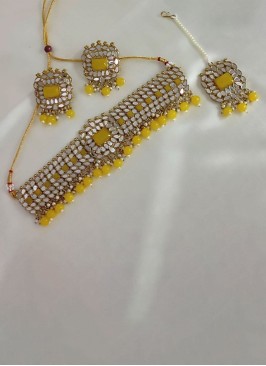 Yellow Mirror Chokar Necklace Set